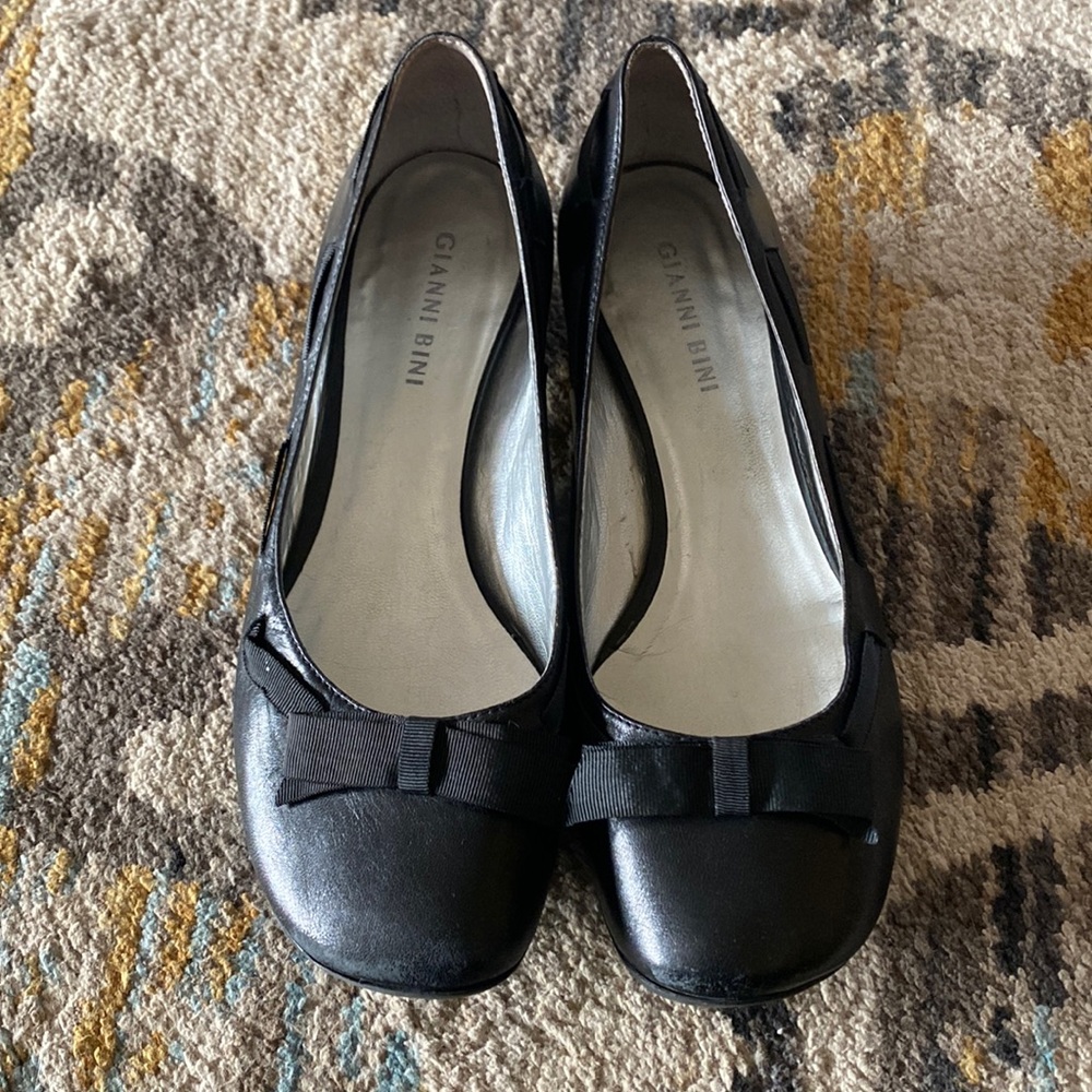 Gianni Bini black leather preppy slip on shoes